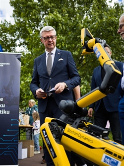 Praha 8 chce být lídrem inovací ve vzdělávání. Na TechDays představila první pilotní technické třídy v Praze 6
