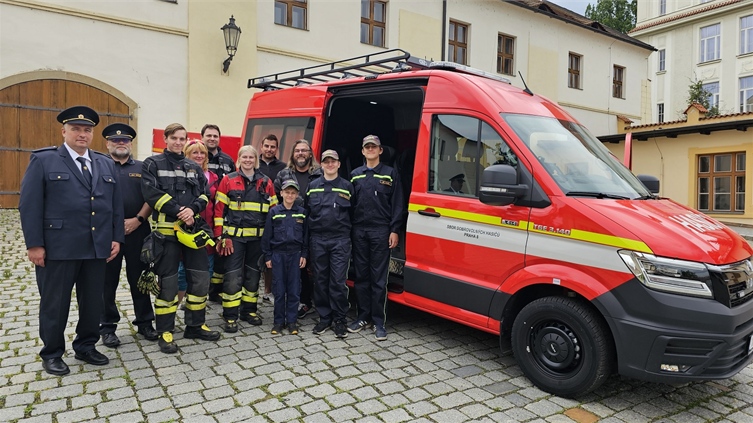 Nový přírůstek v depu dobrovolných hasičů Prahy 8