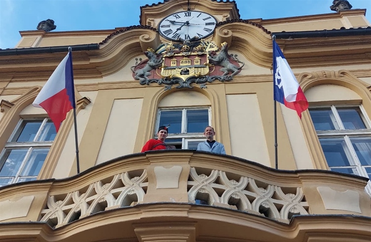 Na Libeňském zámku byla vyvěšena sokolská vlajka