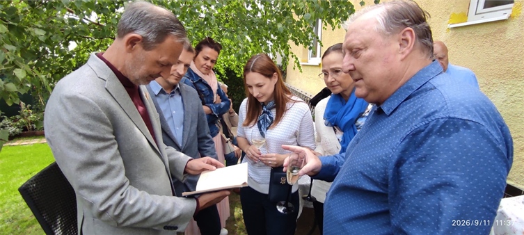 Plukovník letectva Leo Hřebačka má v Kobylisích svou pamětní desku
