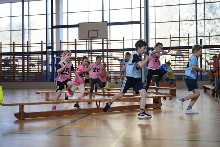Praha 8 systematicky podporuje sport dětí ve školách a nyní je zapojena do vědeckého projektu